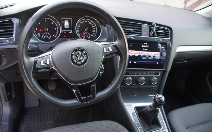 Volkswagen Golf cena 67000 przebieg: 70200, rok produkcji 2019 z Sandomierz małe 781